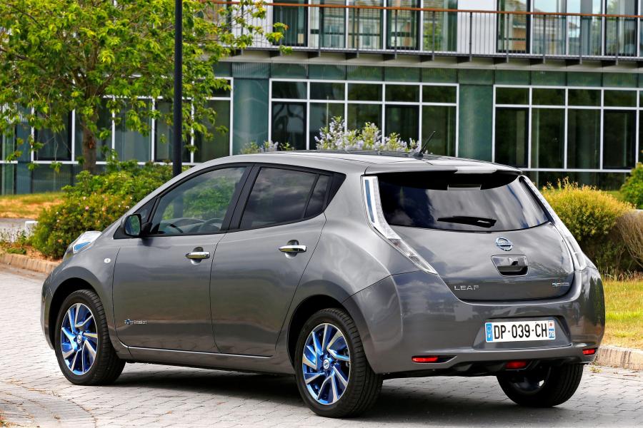  Nissan Leaf Design Edition 2015 года  (фото 2 из 3)